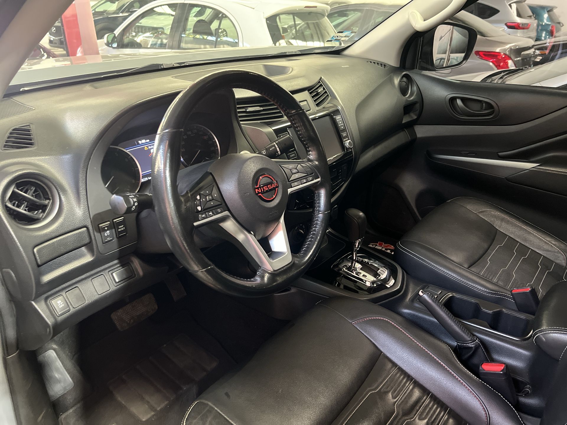 2023 Nissan FRONTIER PRO-4X 4X4 TA 23