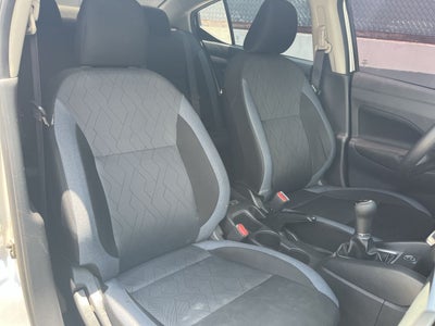 2023 Nissan VERSA ADVANCE MT 23