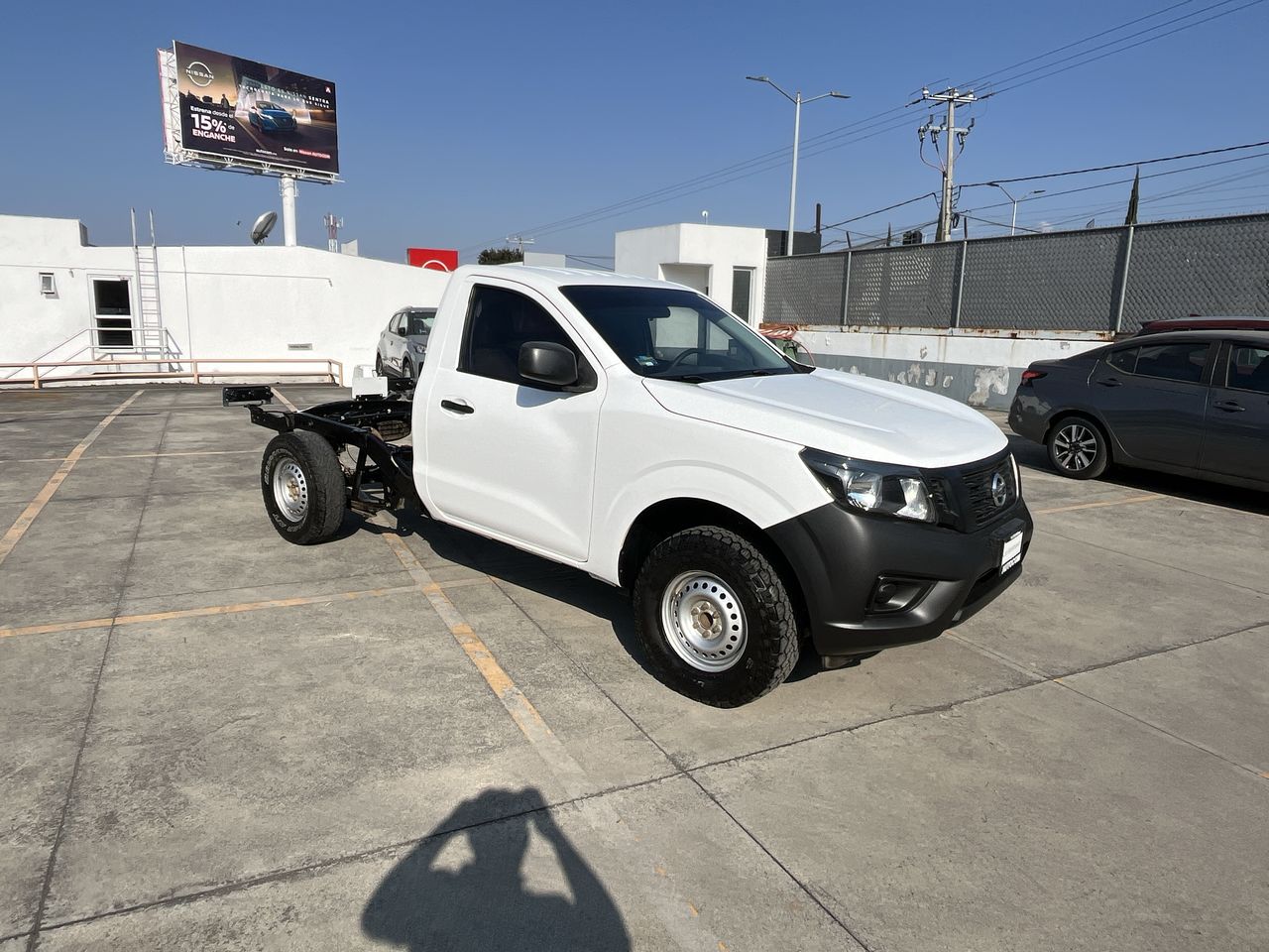 2020 Nissan NP300 CHASIS CAB. TM DH AC PAQ. SEG. VDC 6 VEL