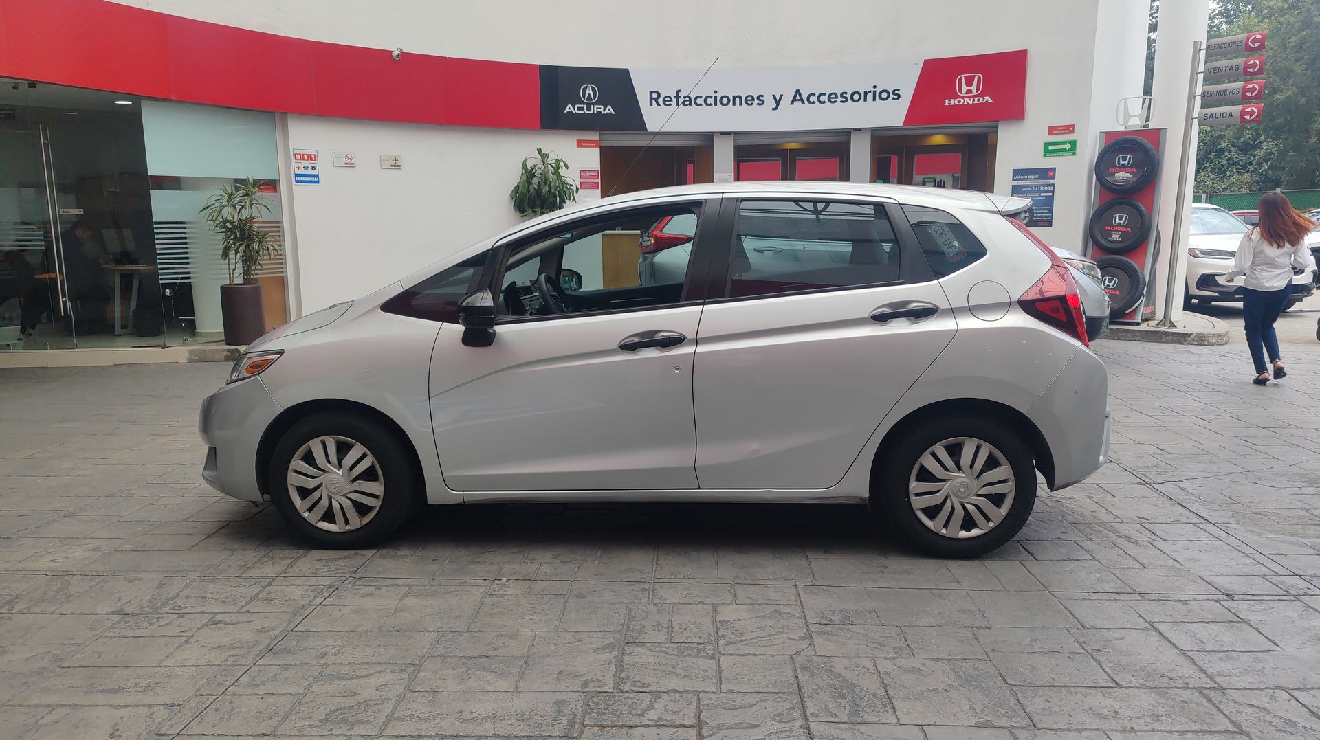 2015 Honda FIT 1.5 COOL MT