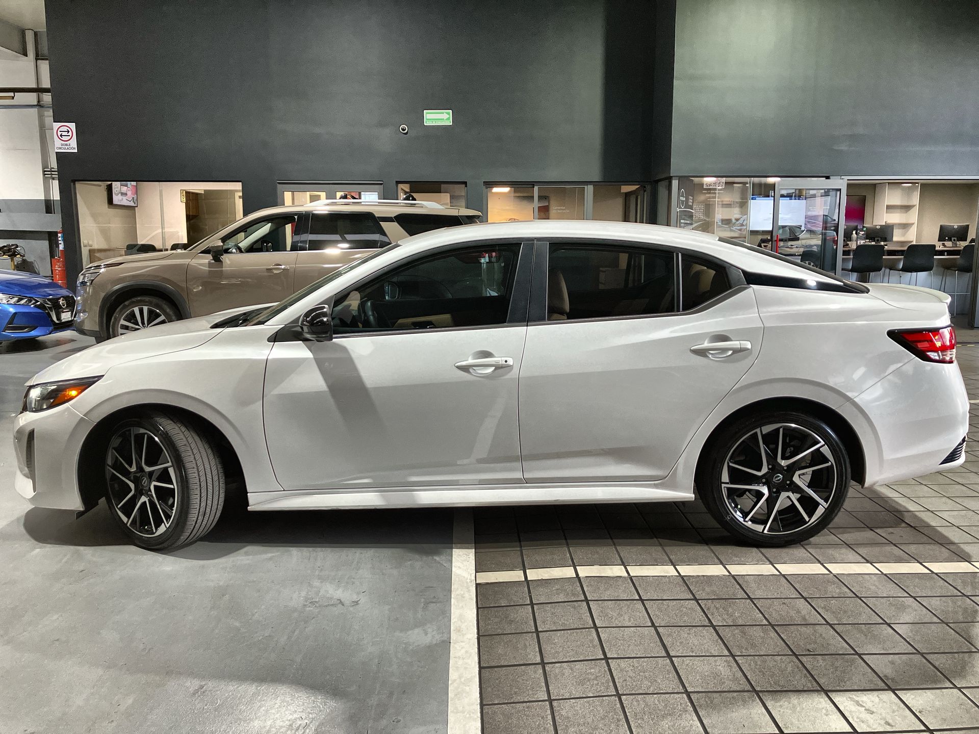 2024 Nissan SENTRA PLATINUM BITONO CVT 24
