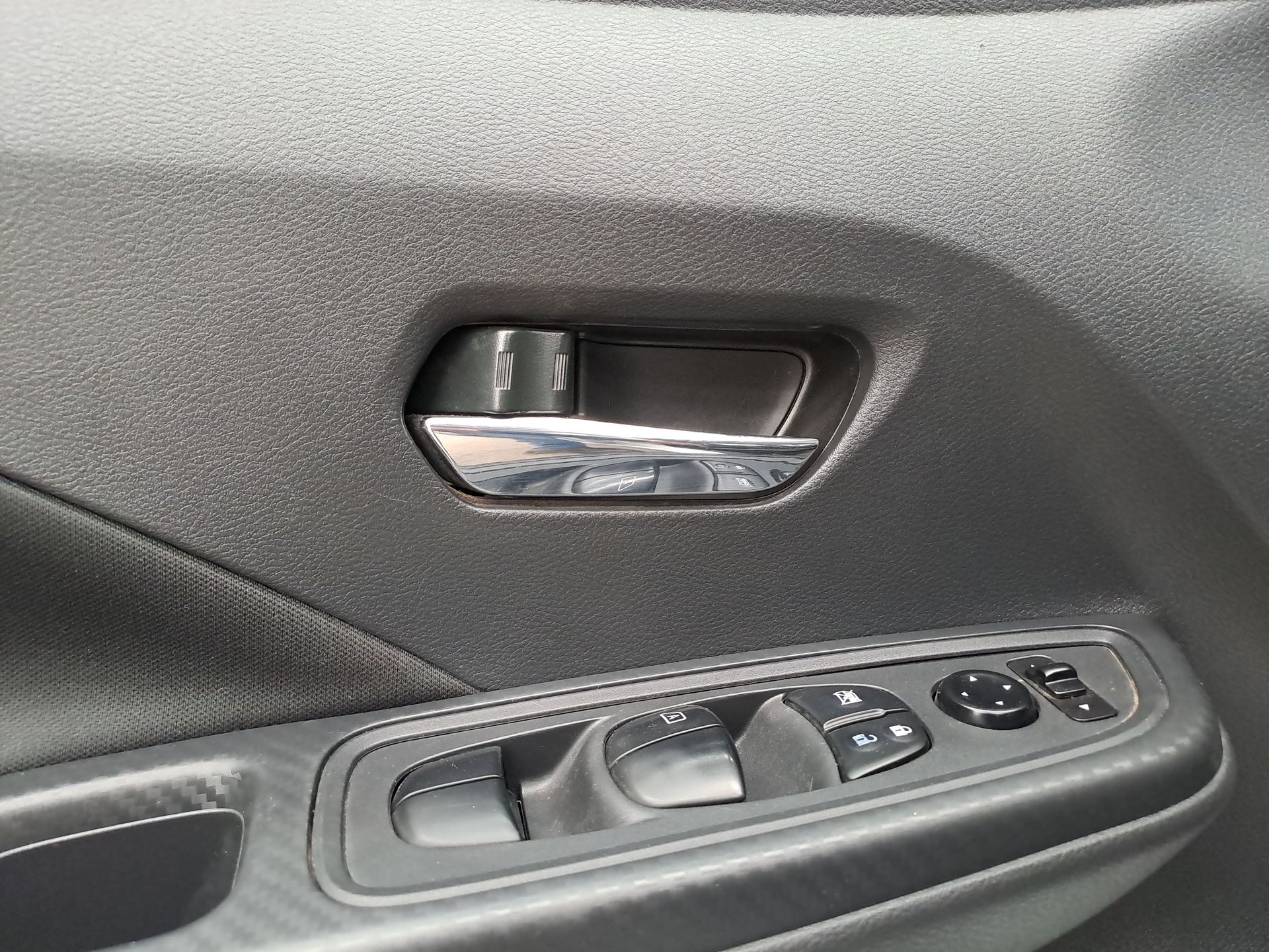 2022 Nissan VERSA ADVANCE CVT 22