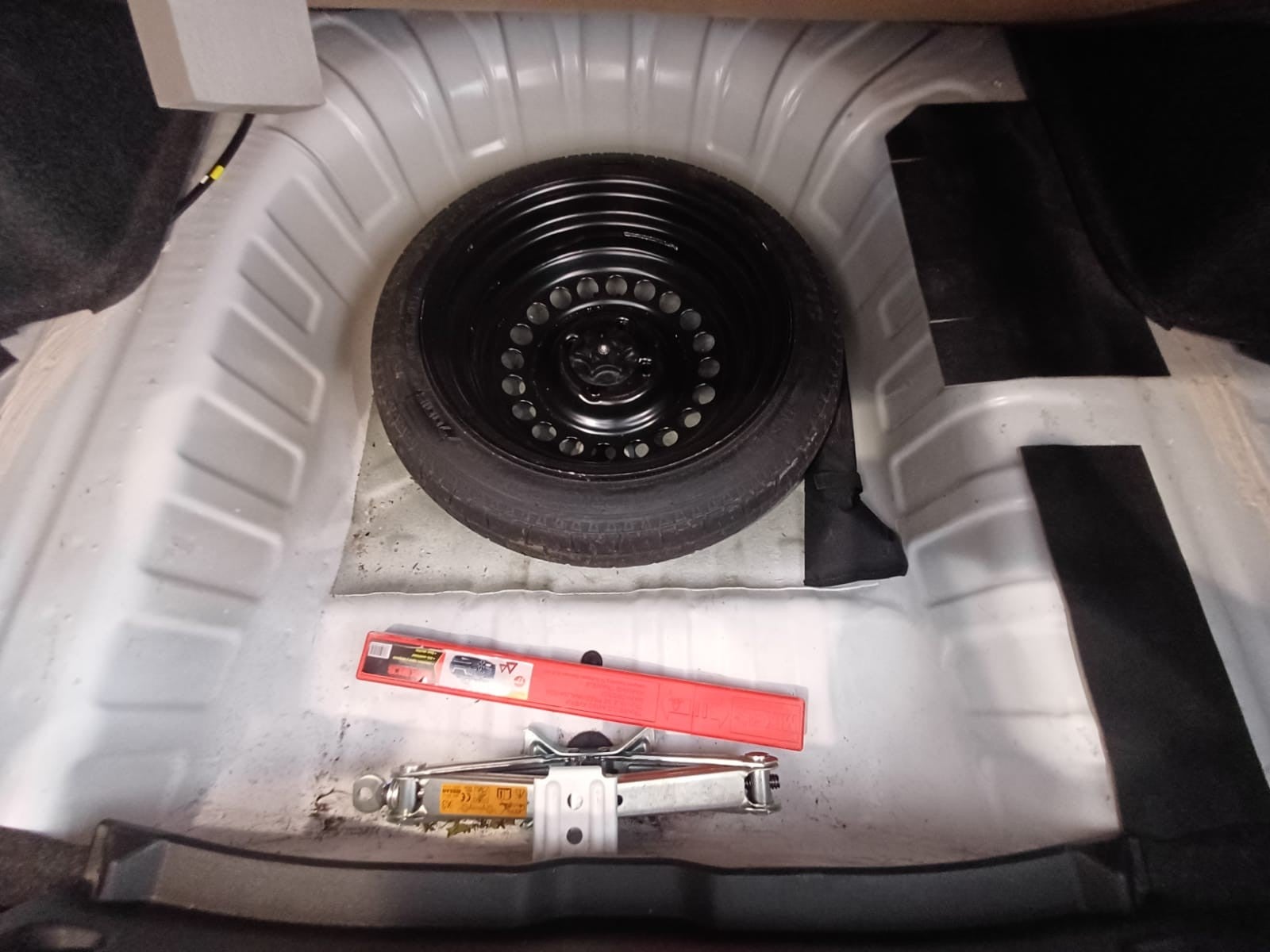 2022 Nissan VERSA ADVANCE CVT 22