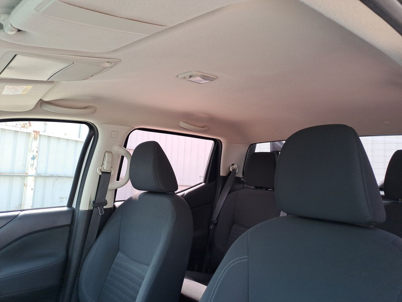 2022 Nissan FRONTIER LE TA 22