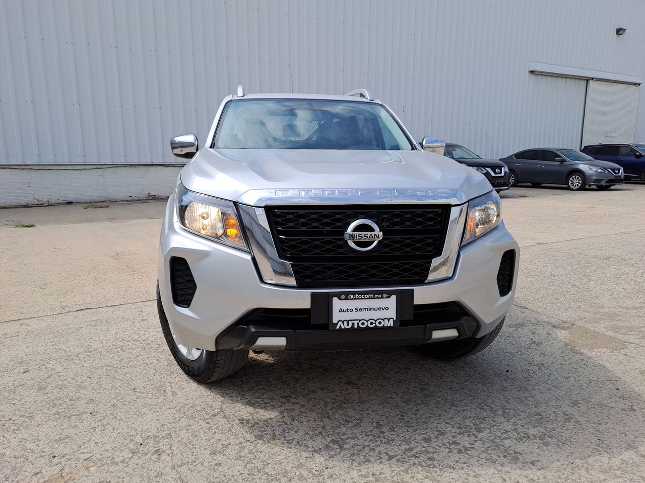 2022 Nissan FRONTIER LE TA 22