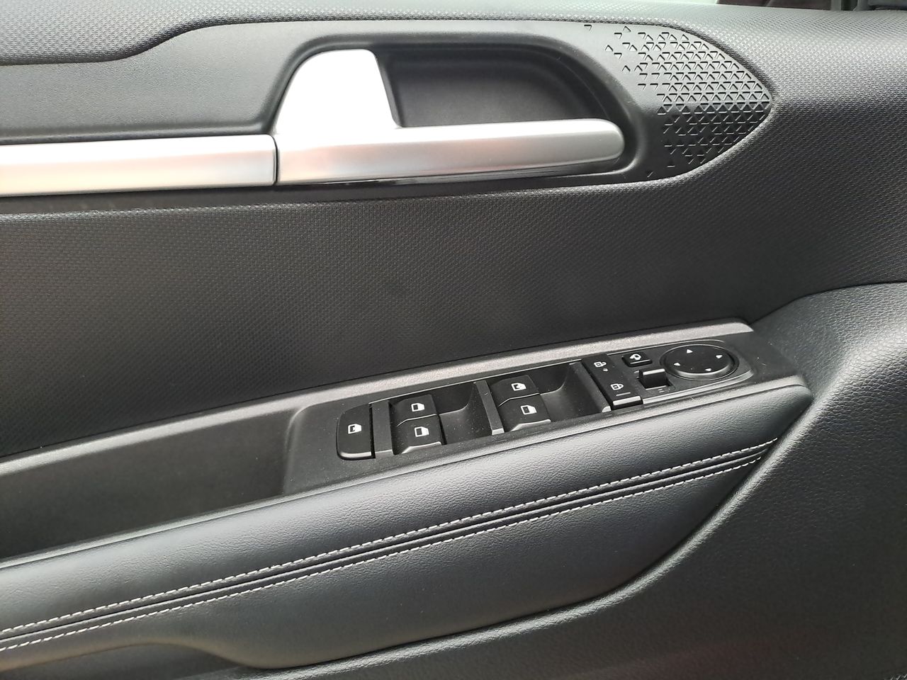 2026 Kia SONET SX IVT