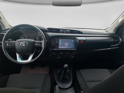 2023 Toyota HILUX D-CAB BASE