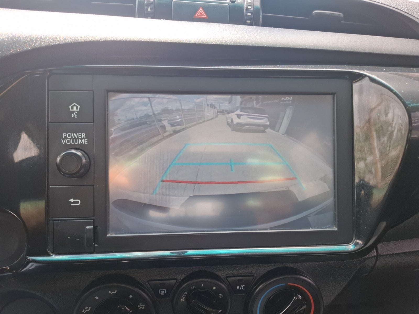 2023 Toyota HILUX D-CAB BASE